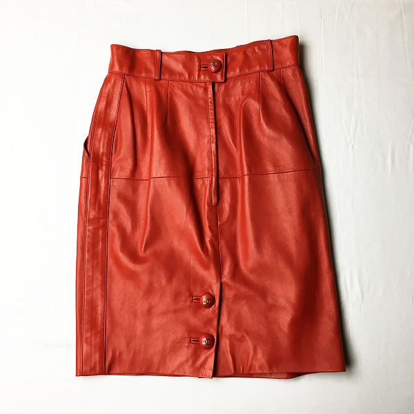 CHANEL シャネル ヴィンテージ バックココマークボタン付き レザータイトスカート